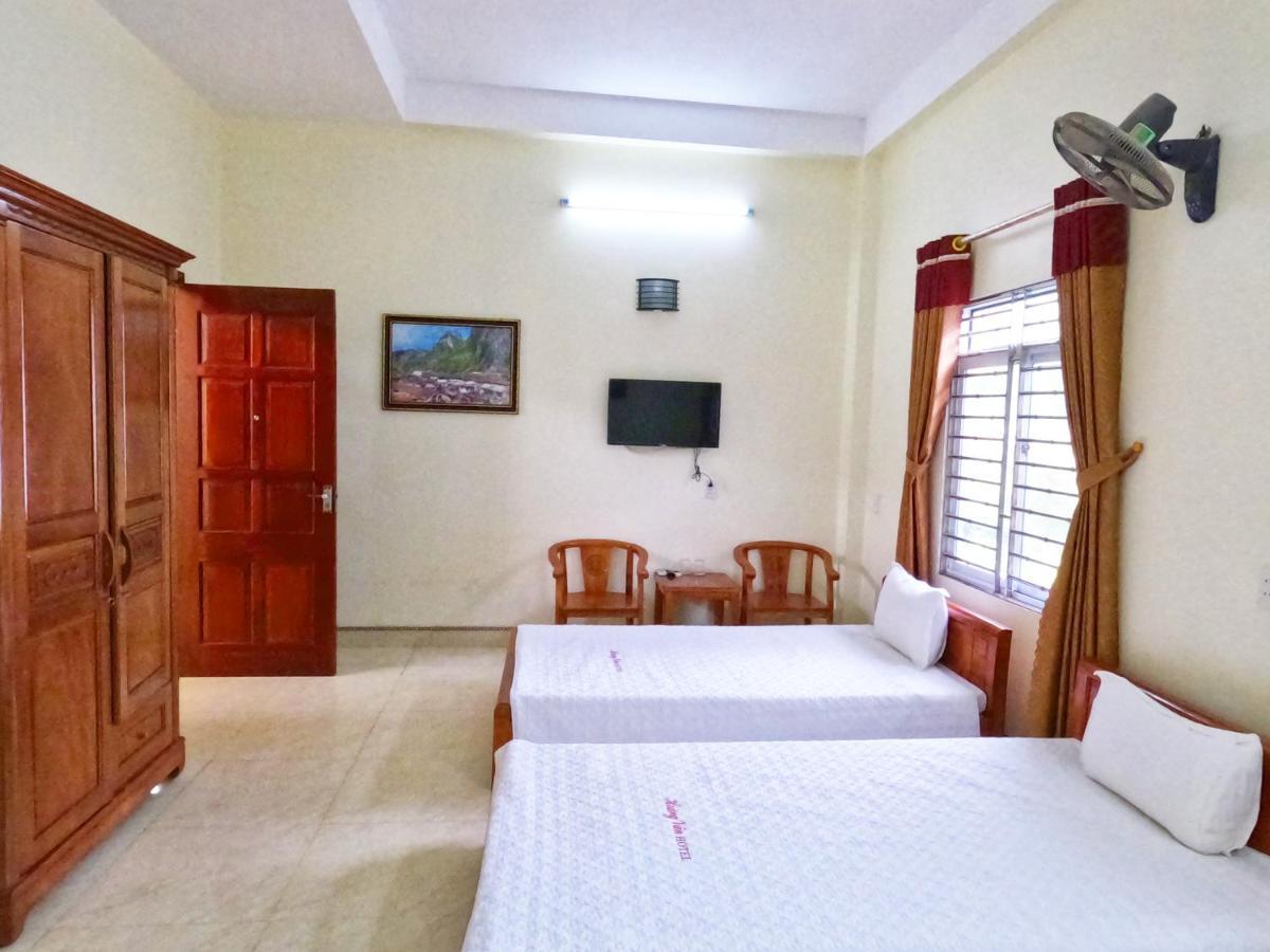Hoang Van Hotel Đồng Văn Esterno foto