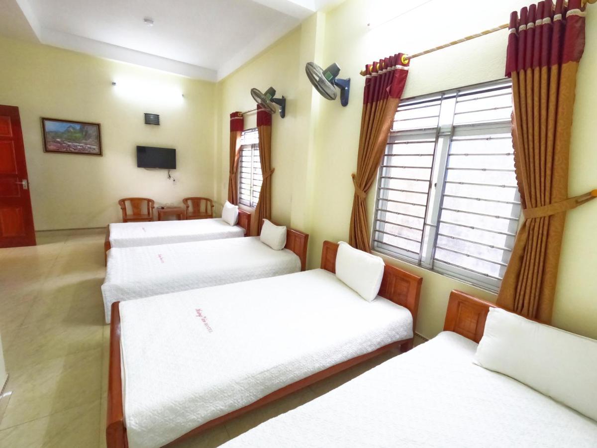 Hoang Van Hotel Đồng Văn Esterno foto