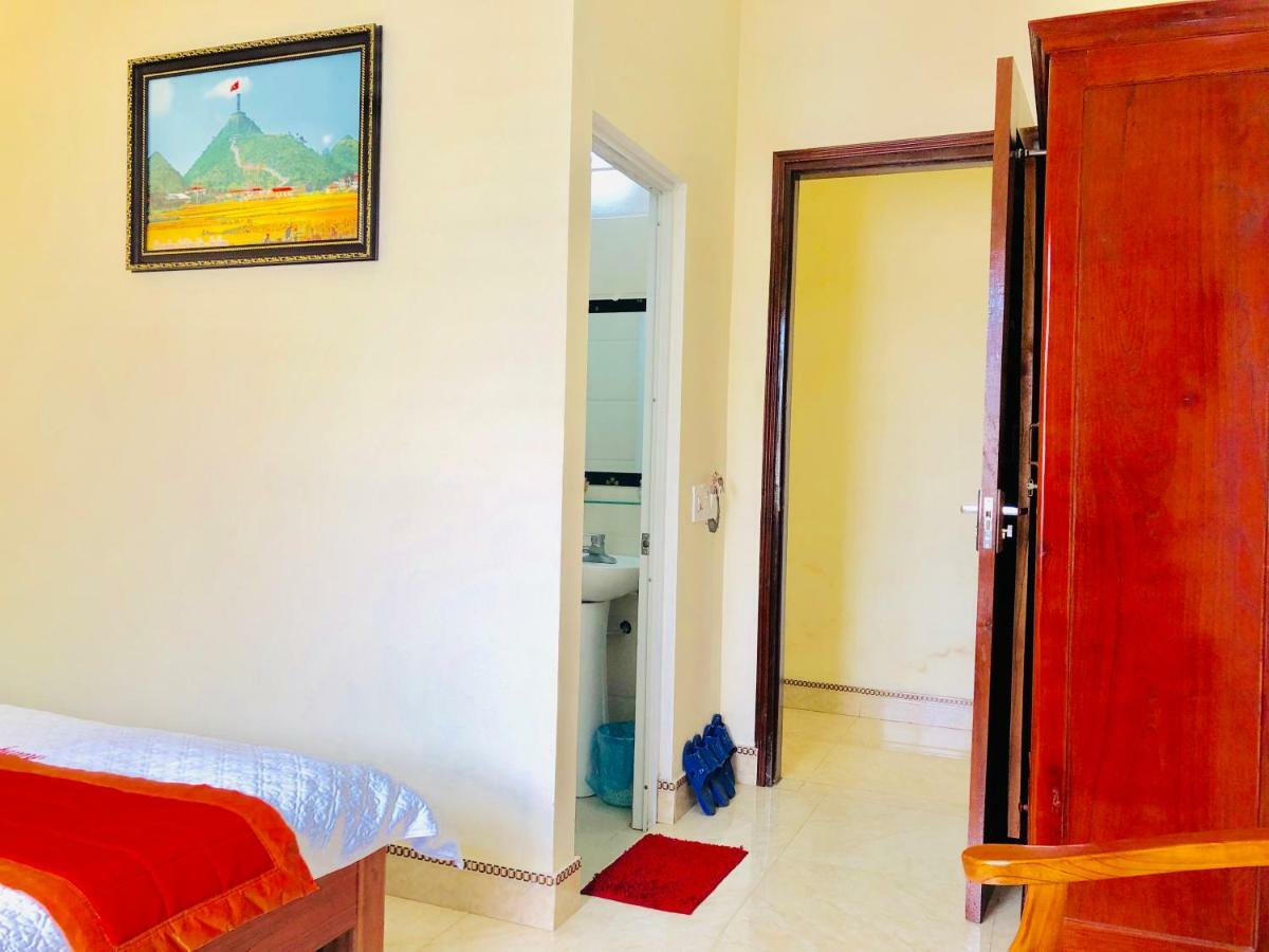 Hoang Van Hotel Đồng Văn Esterno foto